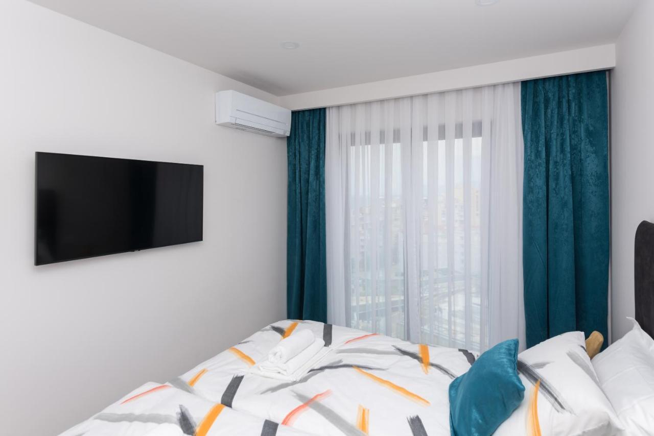 Luxury Adria Sea & City View Apartment Макарска Екстериор снимка