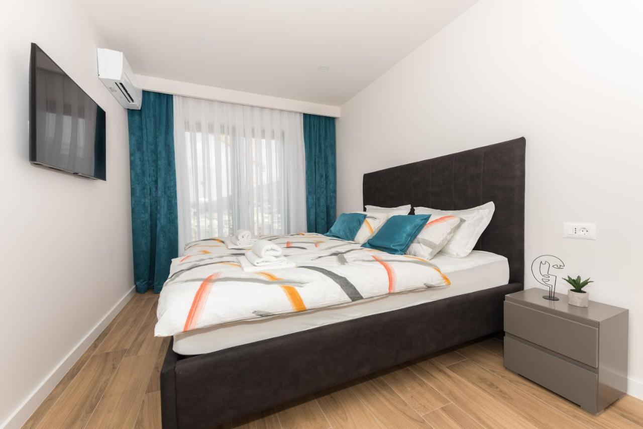 Luxury Adria Sea & City View Apartment Макарска Екстериор снимка