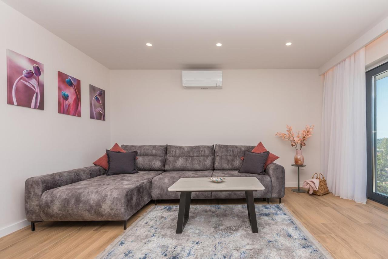 Luxury Adria Sea & City View Apartment Макарска Екстериор снимка