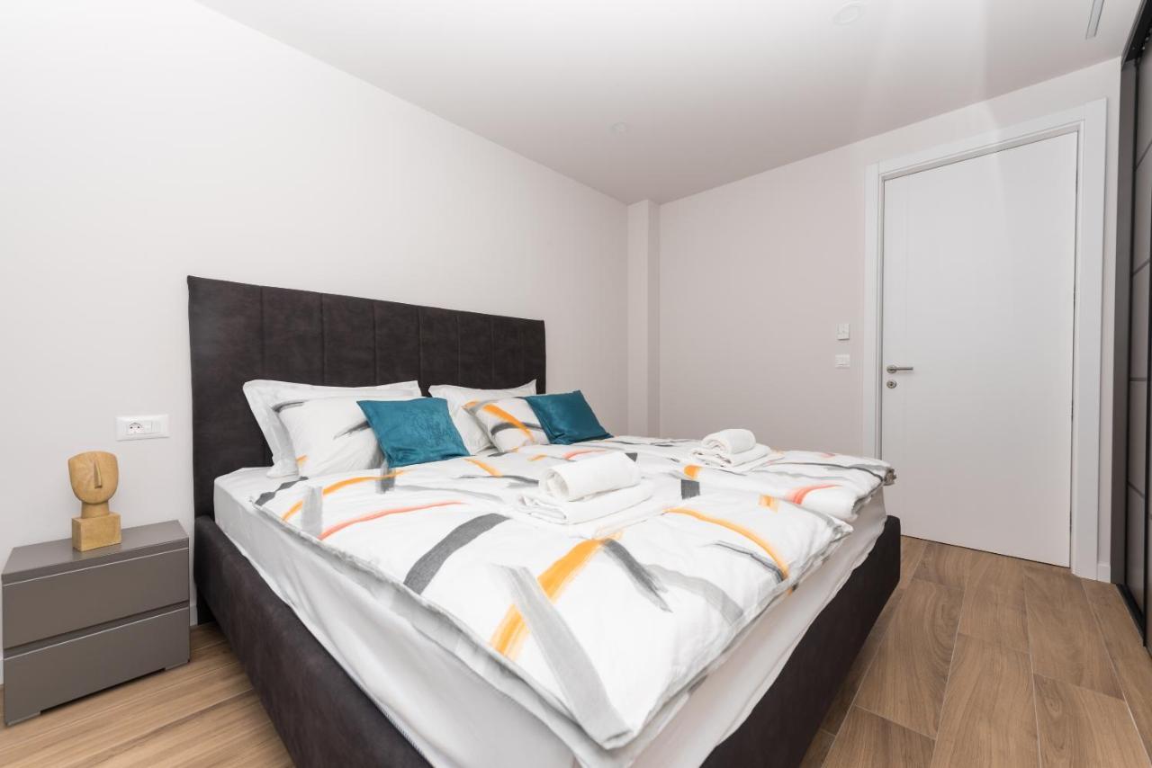 Luxury Adria Sea & City View Apartment Макарска Екстериор снимка