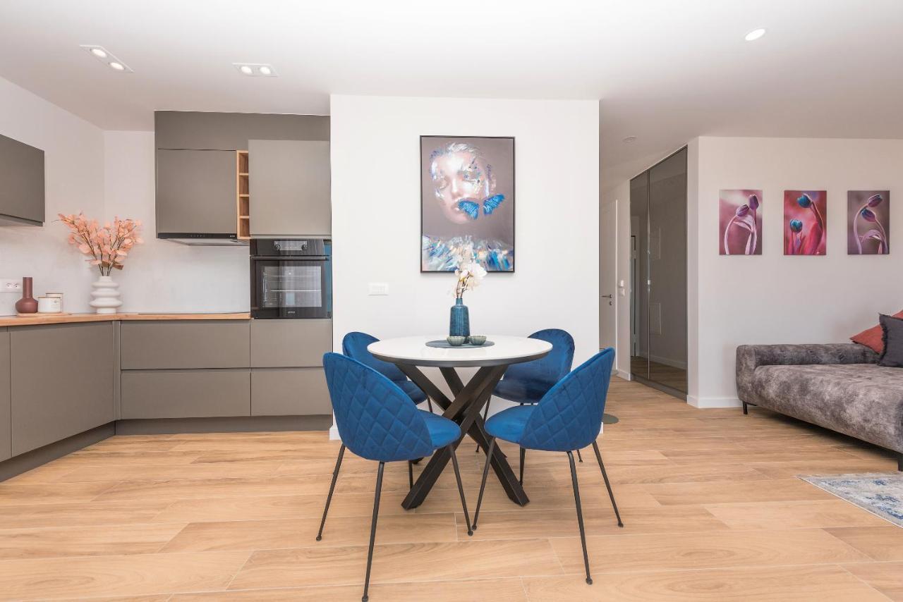 Luxury Adria Sea & City View Apartment Макарска Екстериор снимка