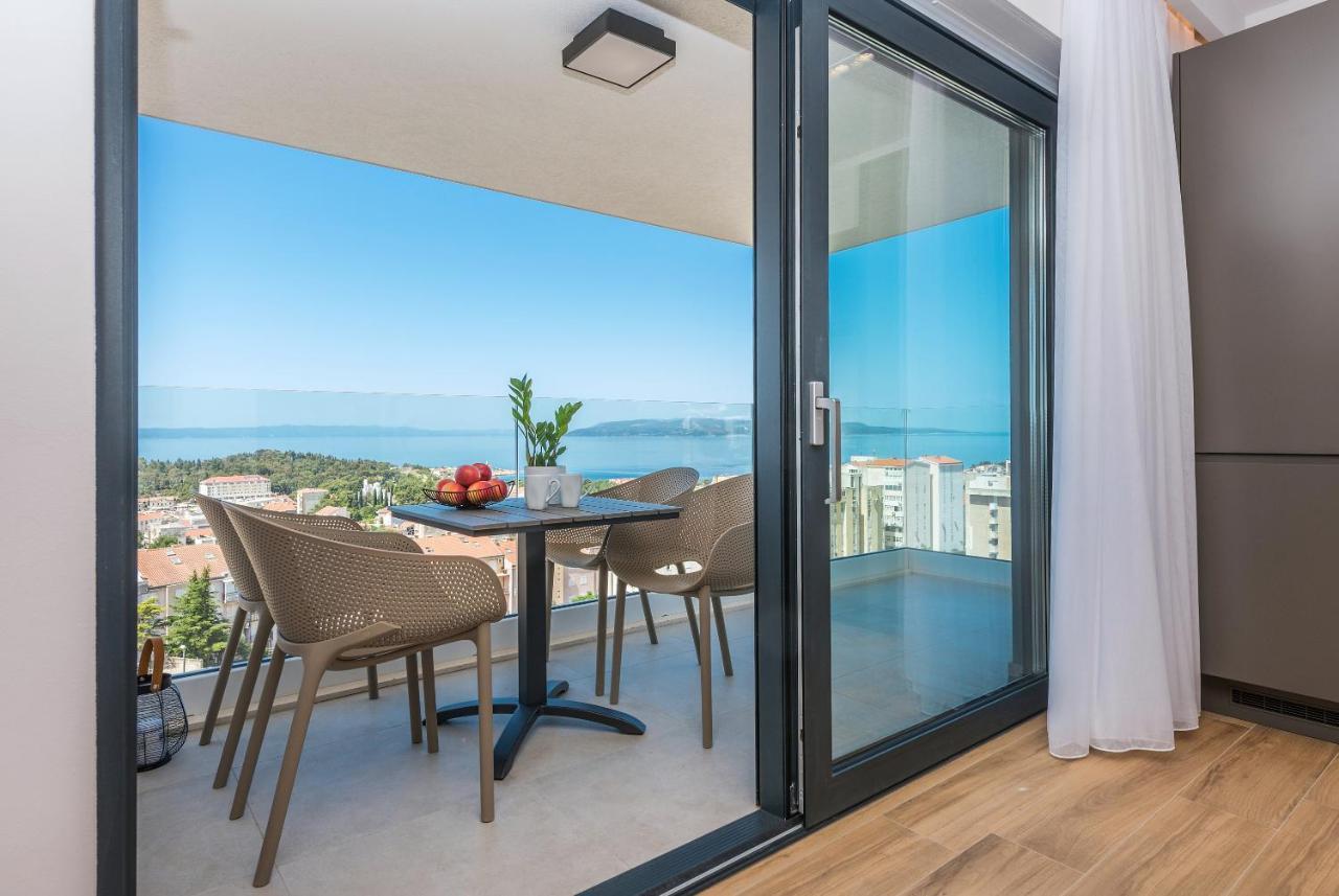 Luxury Adria Sea & City View Apartment Макарска Екстериор снимка